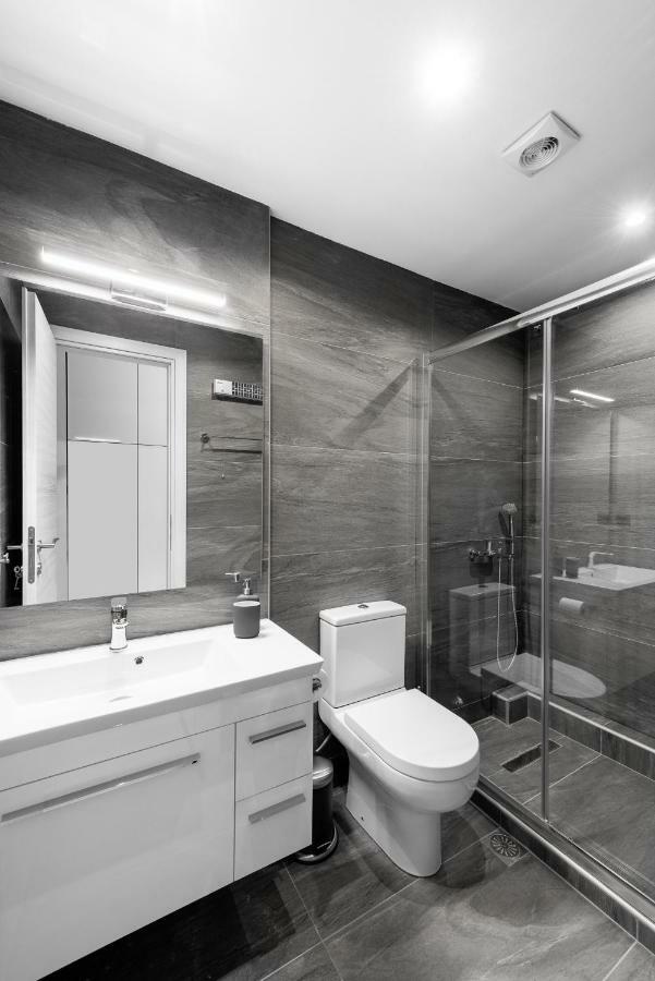 M&F Luxury Suites Est. 2019 / F Suite เทสซาโลนิกิ ภายนอก รูปภาพ
